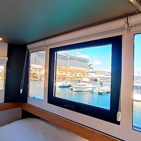 Casa Flotante En El Puerto De Vigo - Different Charter Hotel ภายนอก รูปภาพ