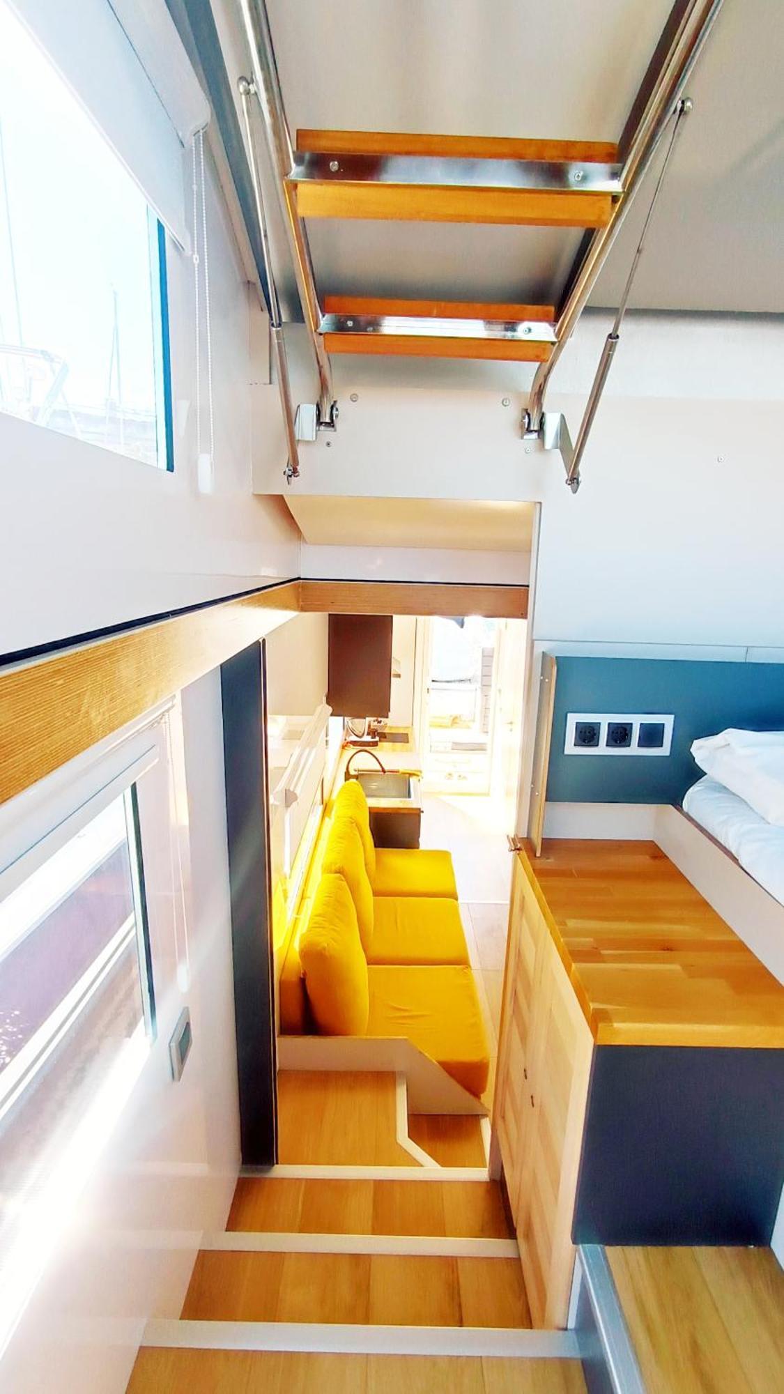 Casa Flotante En El Puerto De Vigo - Different Charter Hotel ภายนอก รูปภาพ