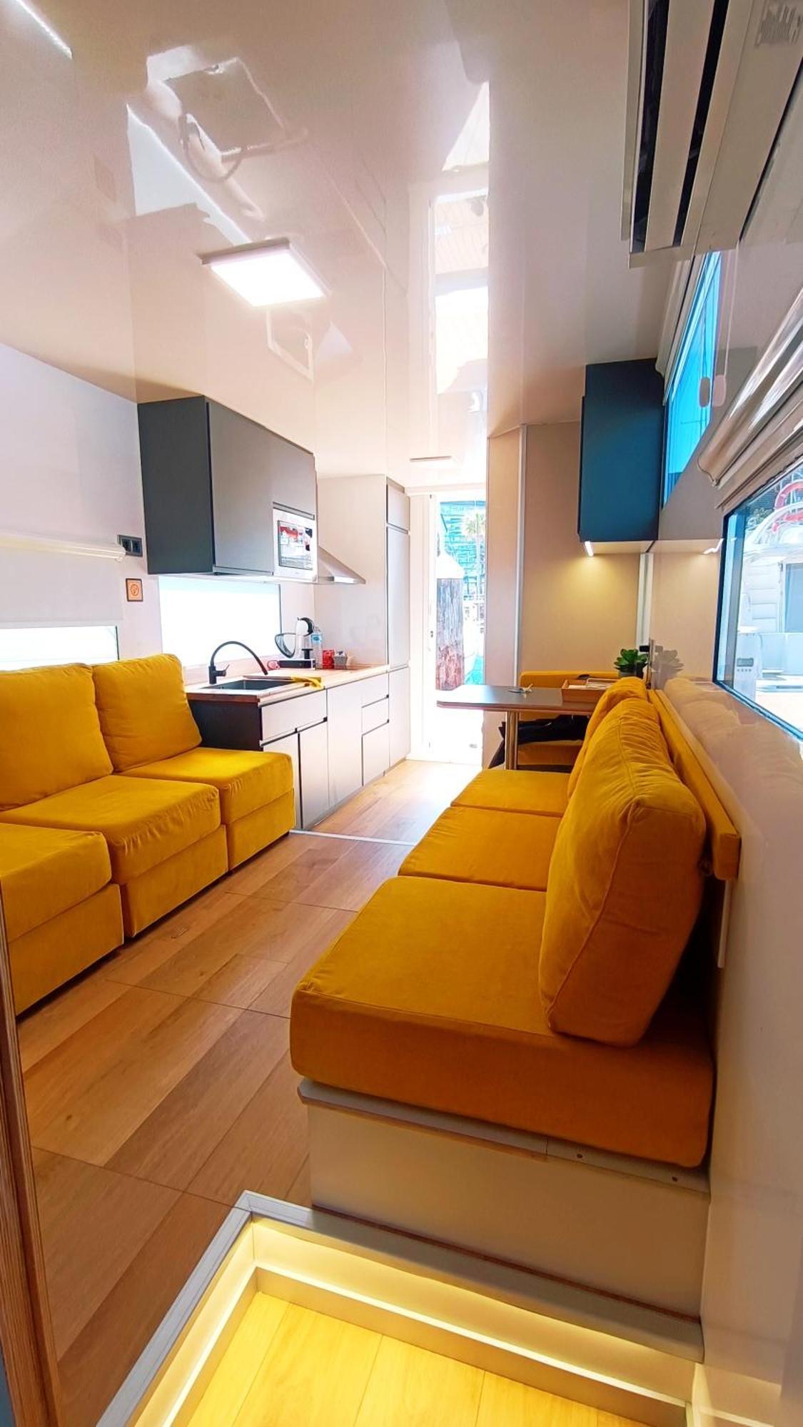 Casa Flotante En El Puerto De Vigo - Different Charter Hotel ภายนอก รูปภาพ