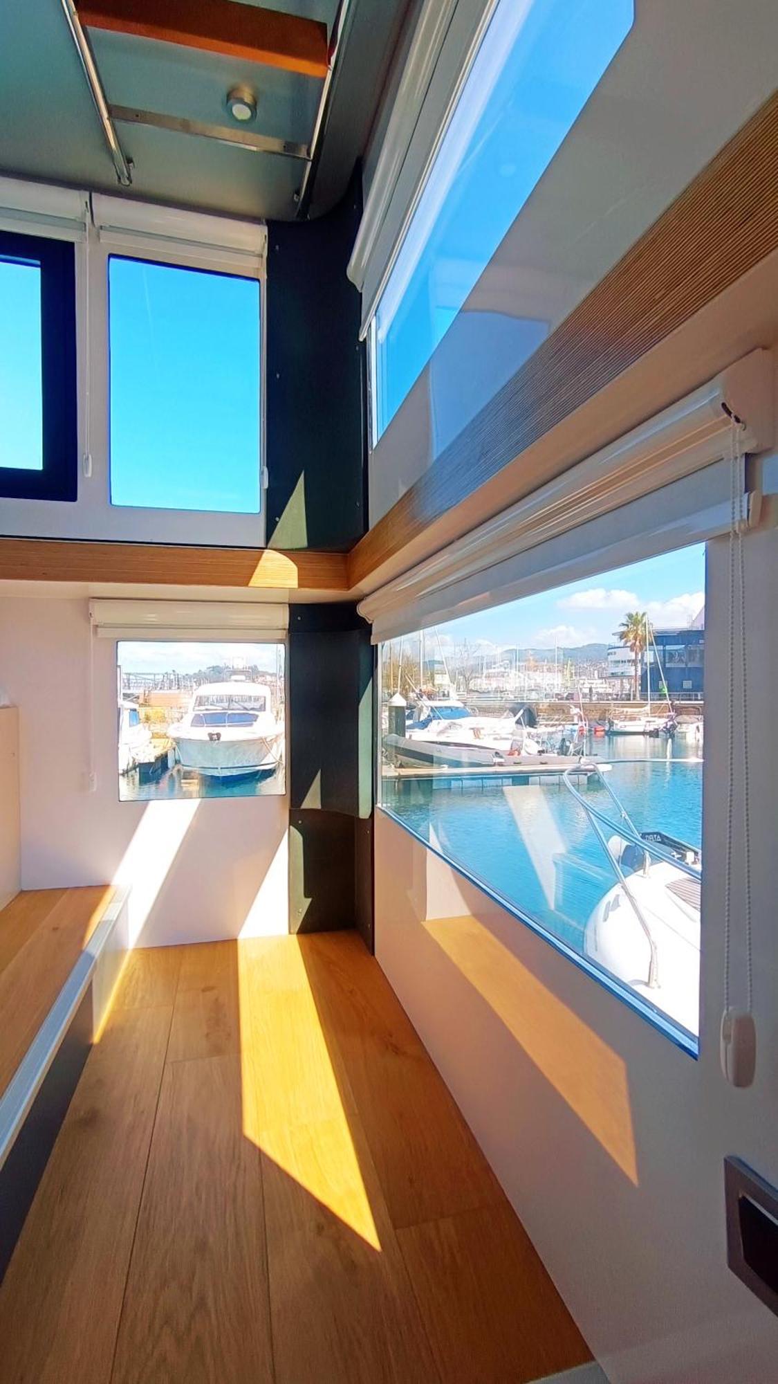 Casa Flotante En El Puerto De Vigo - Different Charter Hotel ภายนอก รูปภาพ